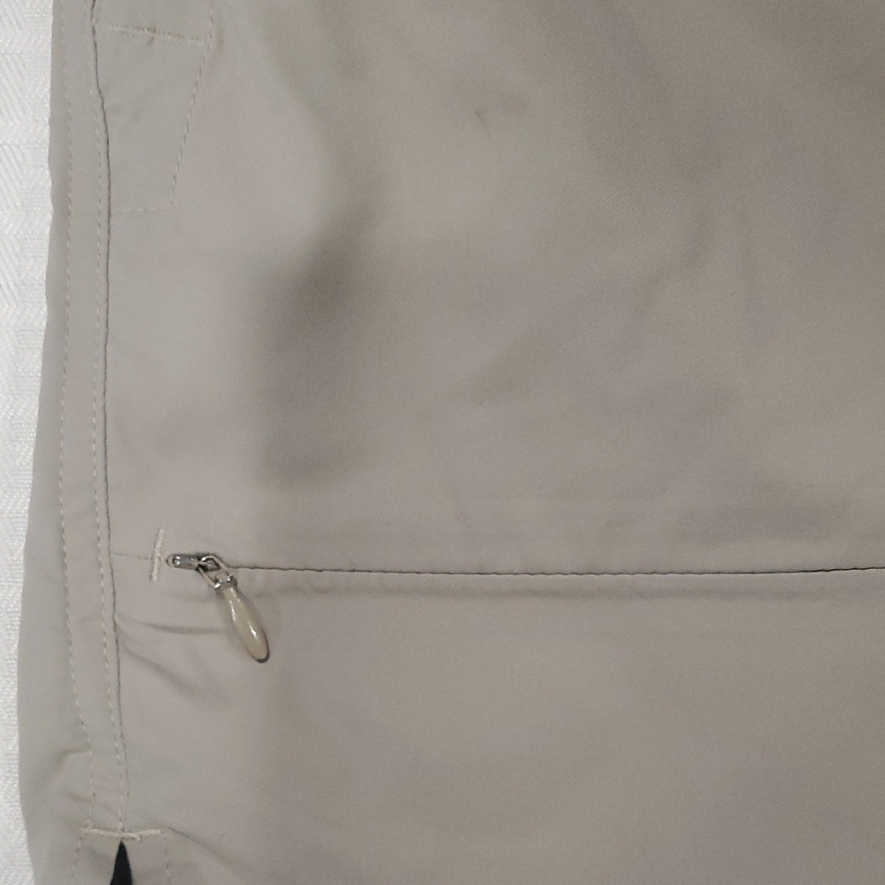 The North Face Women's Beige Cargo Shorts - Picture 3 of 12